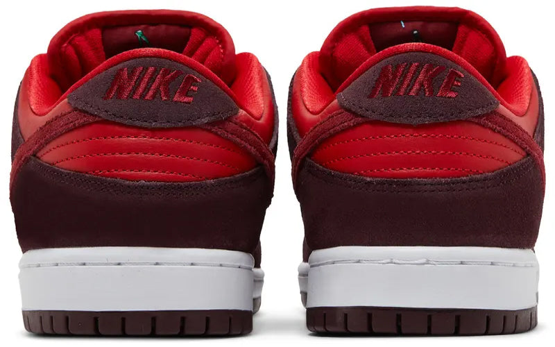 Nike SB Dunk Low Cherry