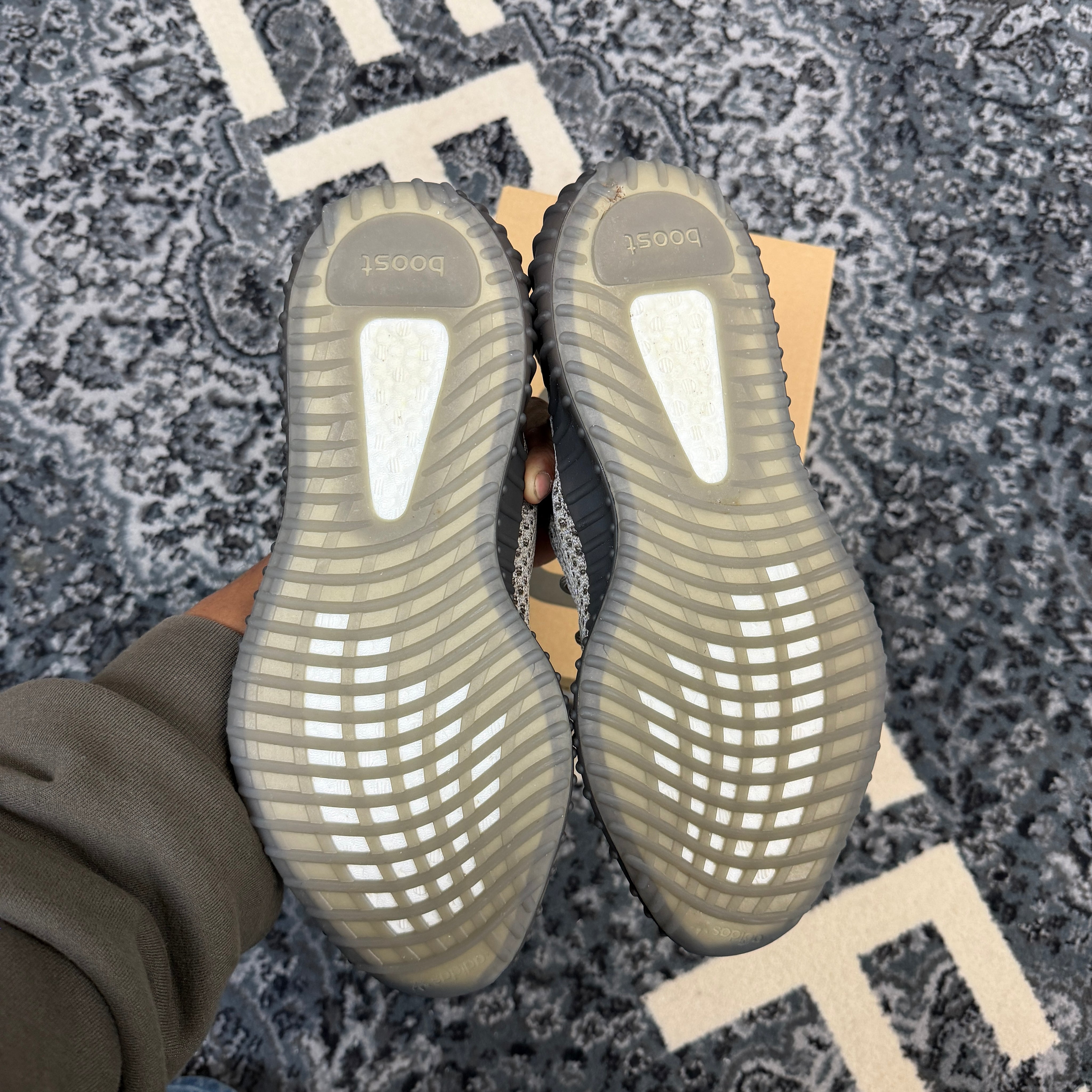 Adidas Yeezy Boost 350 V2 Ash Stone (Preowned)