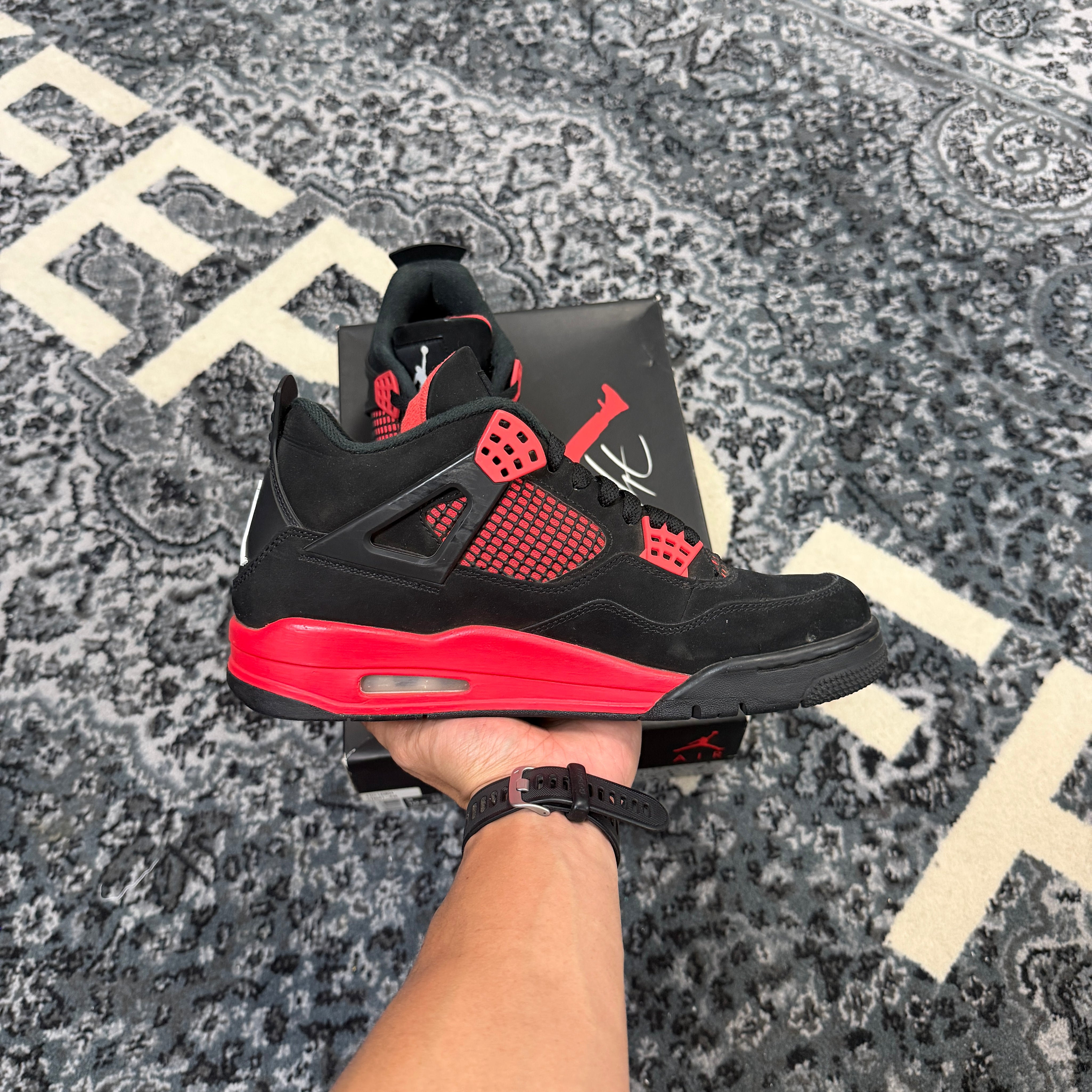 Jordan 4 Retro Red Thunder (Preowned)