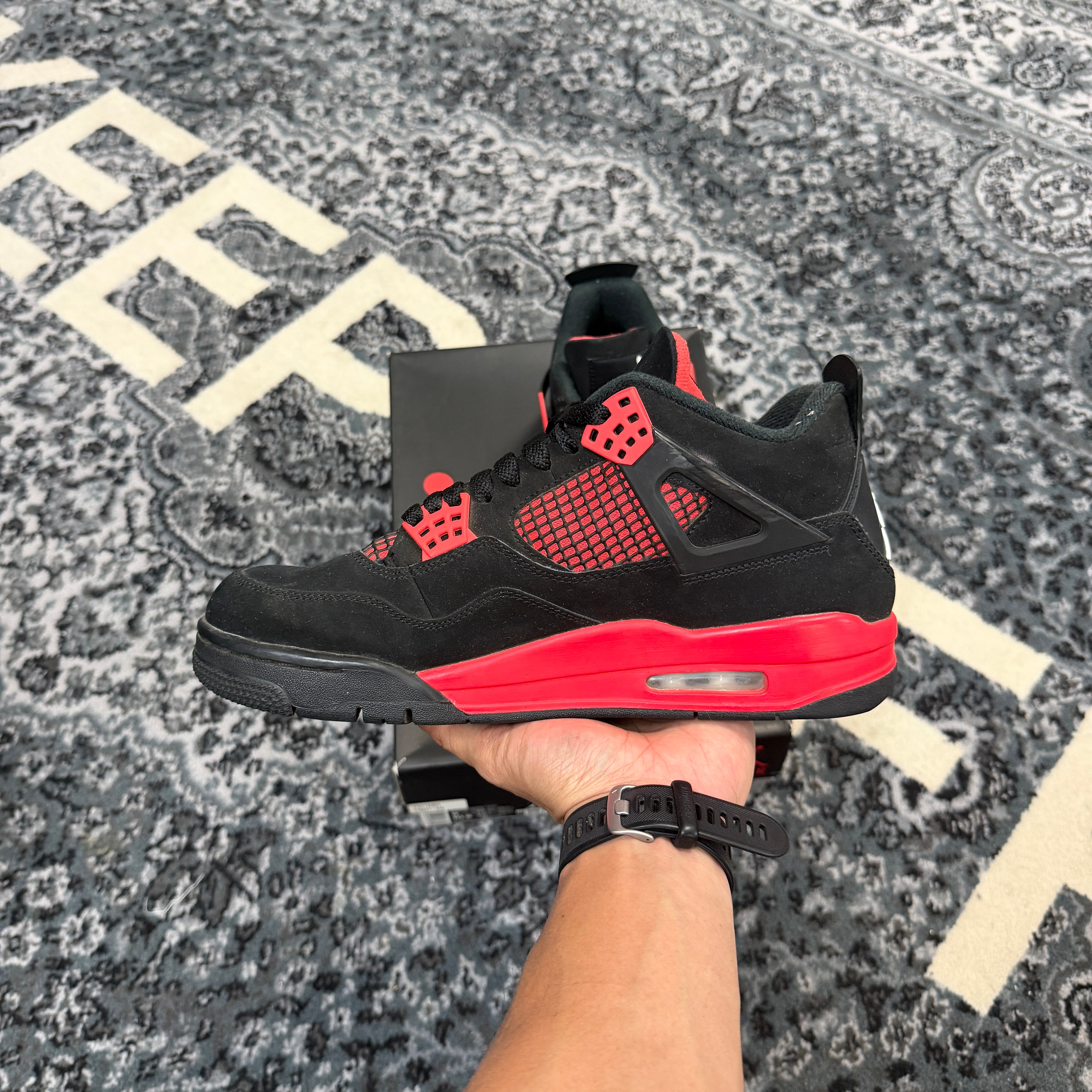 Jordan 4 Retro Red Thunder (Preowned)