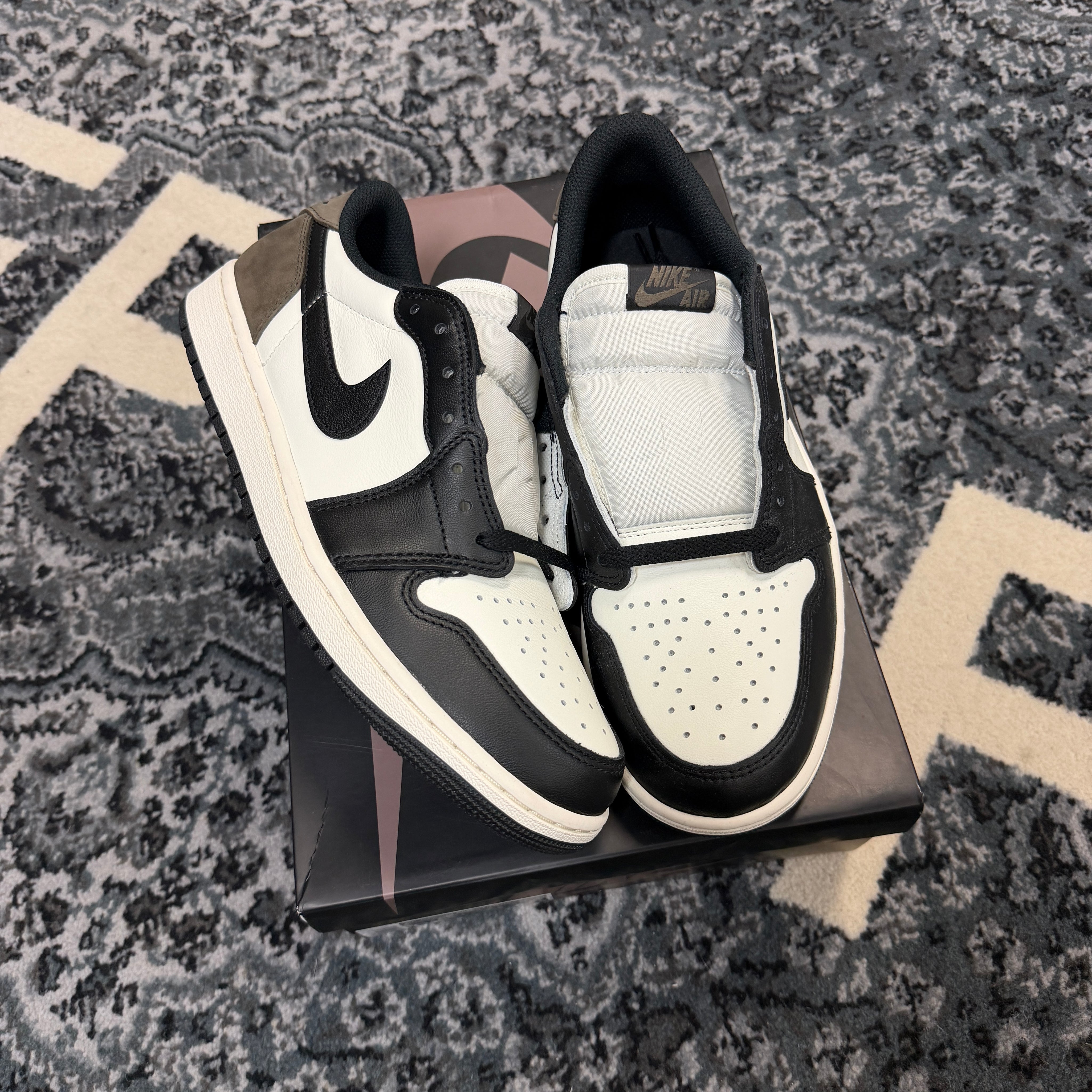 Jordan 1 Retro Low OG Mocha