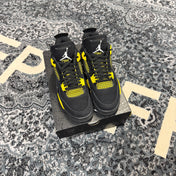 Jordan 4 Retro Thunder (2023) (Preowned)