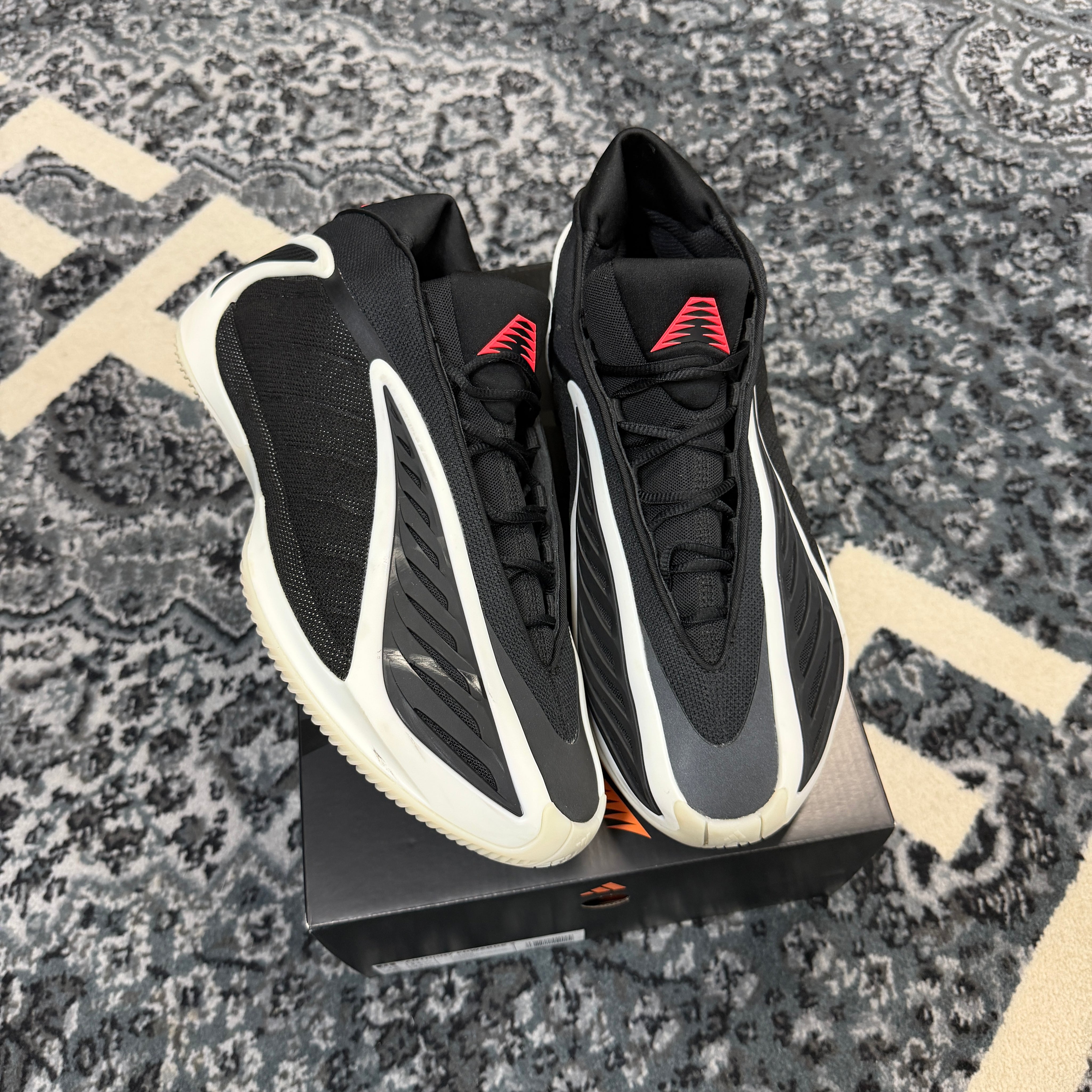 Adidas AE 2 Black White Red (Preowned)
