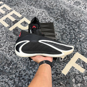 Adidas AE 2 Black White Red (Preowned)
