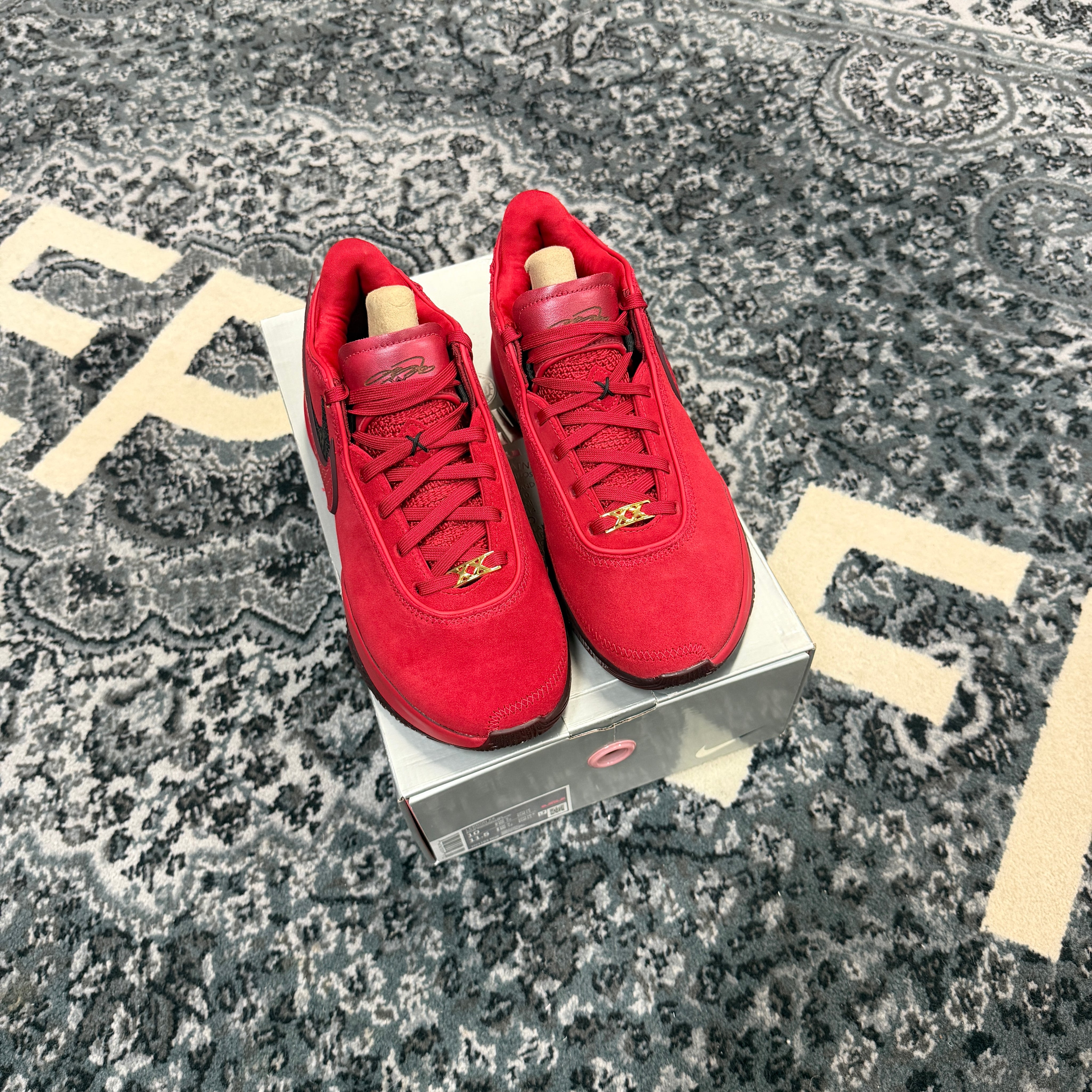 Nike LeBron 20 Liverpool