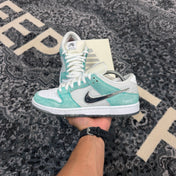 Nike SB Dunk Low April Skateboards (Preowned)