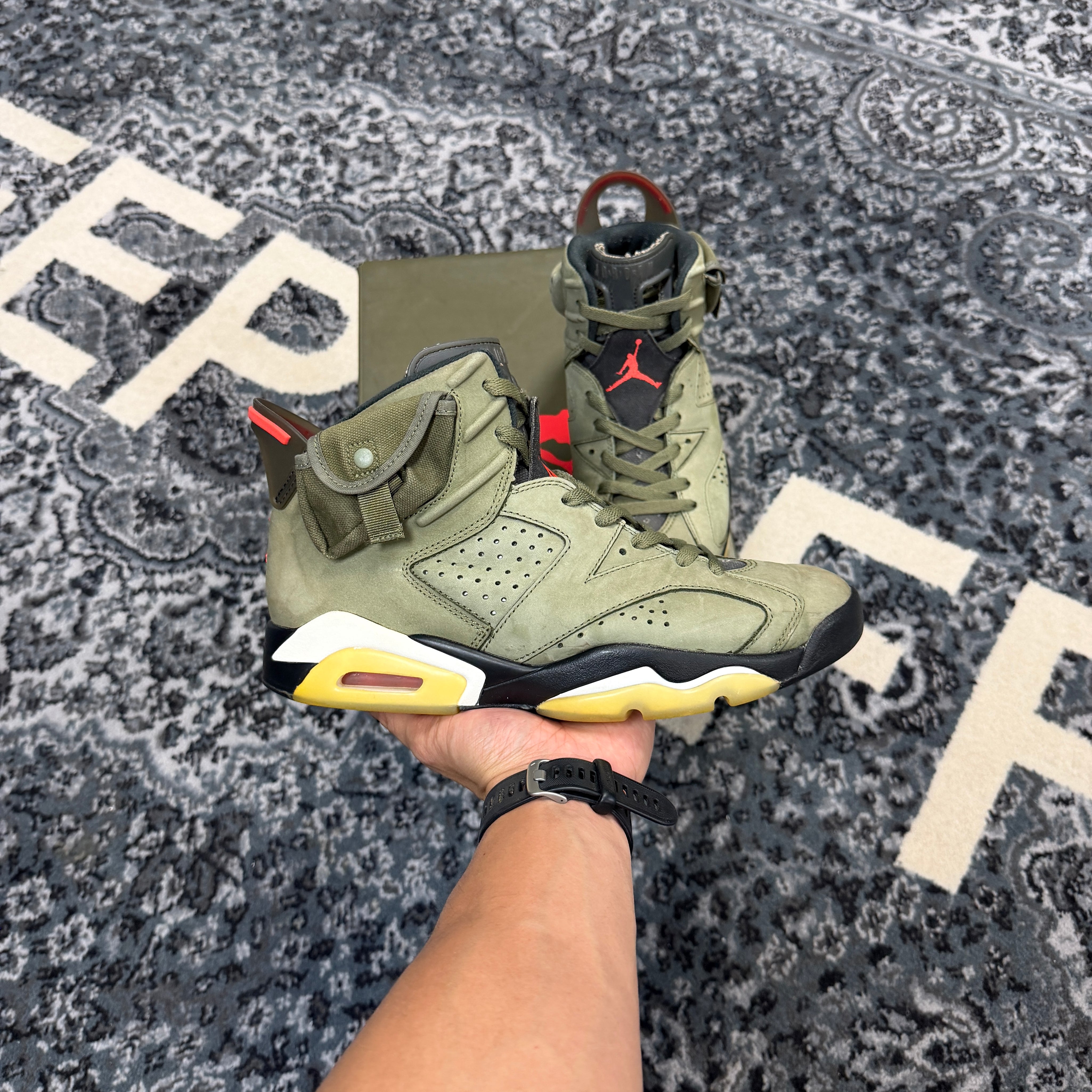 Jordan 6 Travis Scott Olive (Preowned)