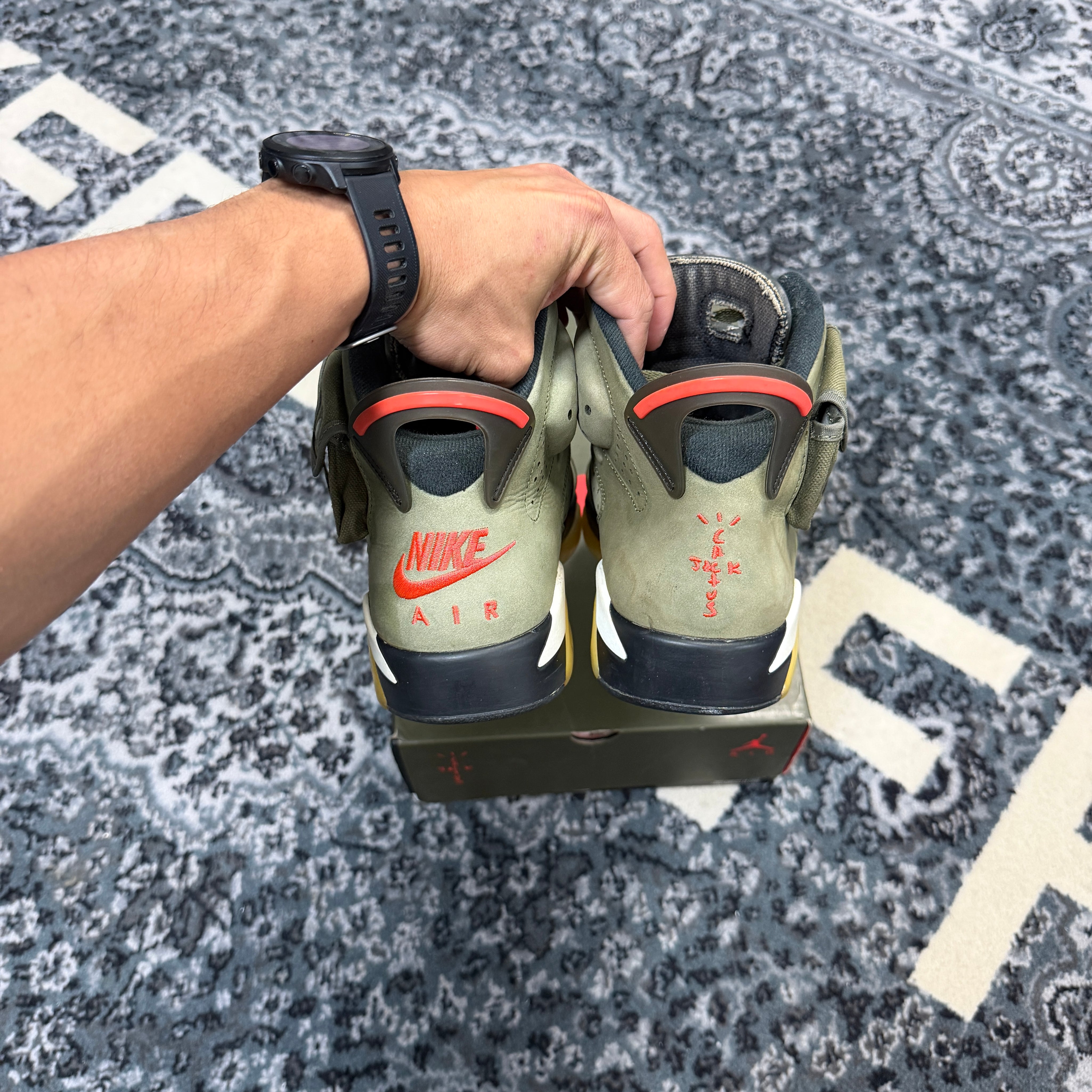 Jordan 6 Travis Scott Olive (Preowned)