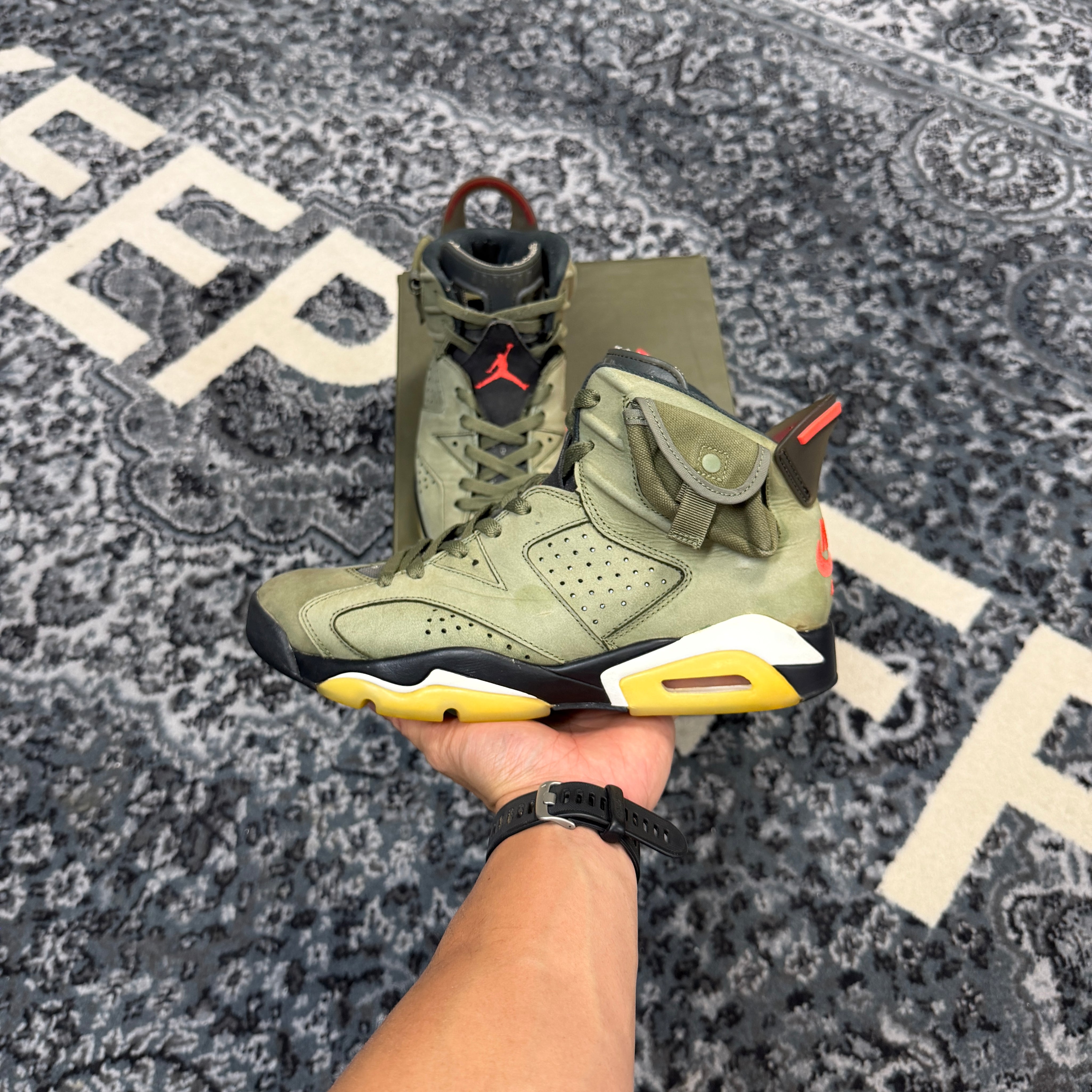 Jordan 6 Travis Scott Olive (Preowned)