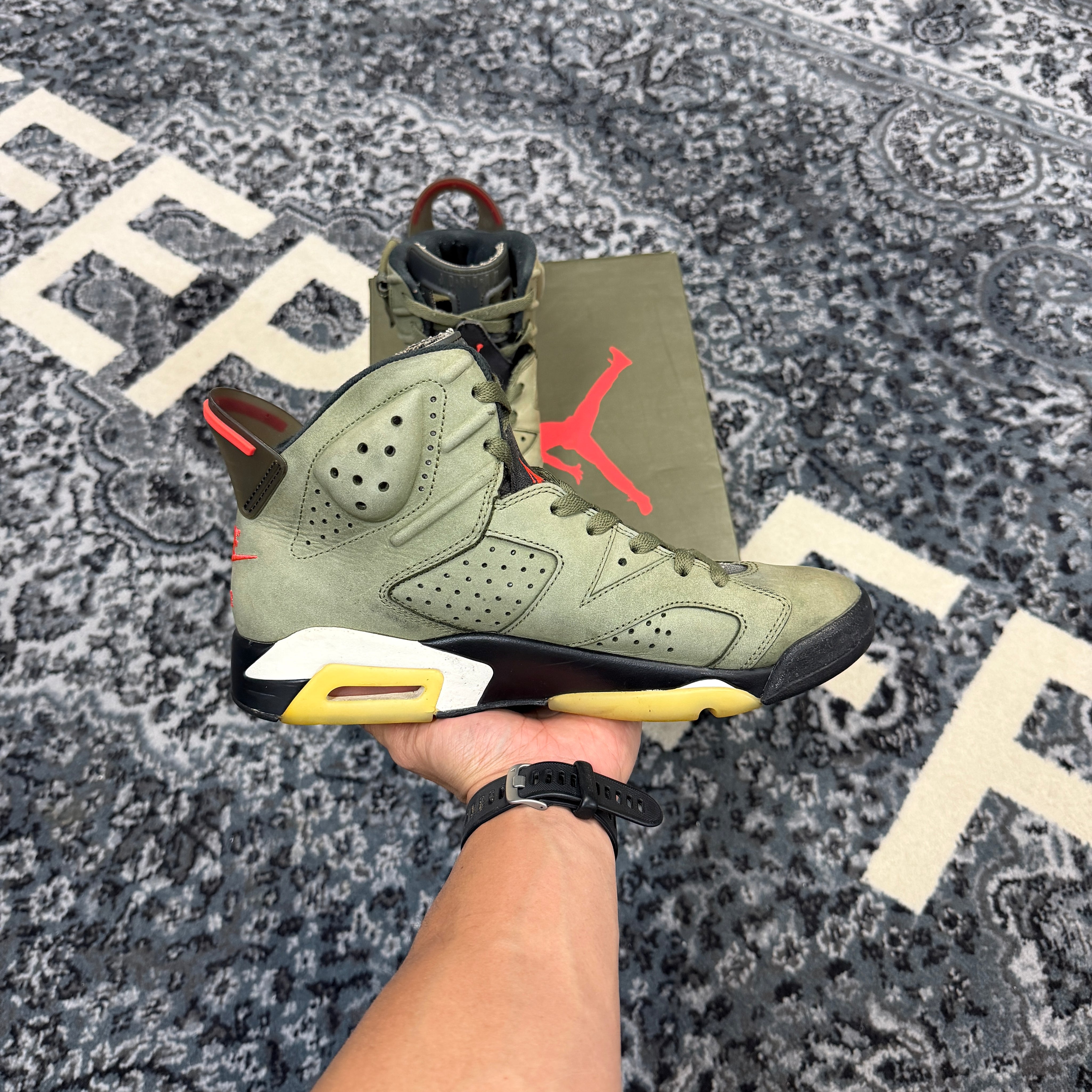Jordan 6 Travis Scott Olive (Preowned)