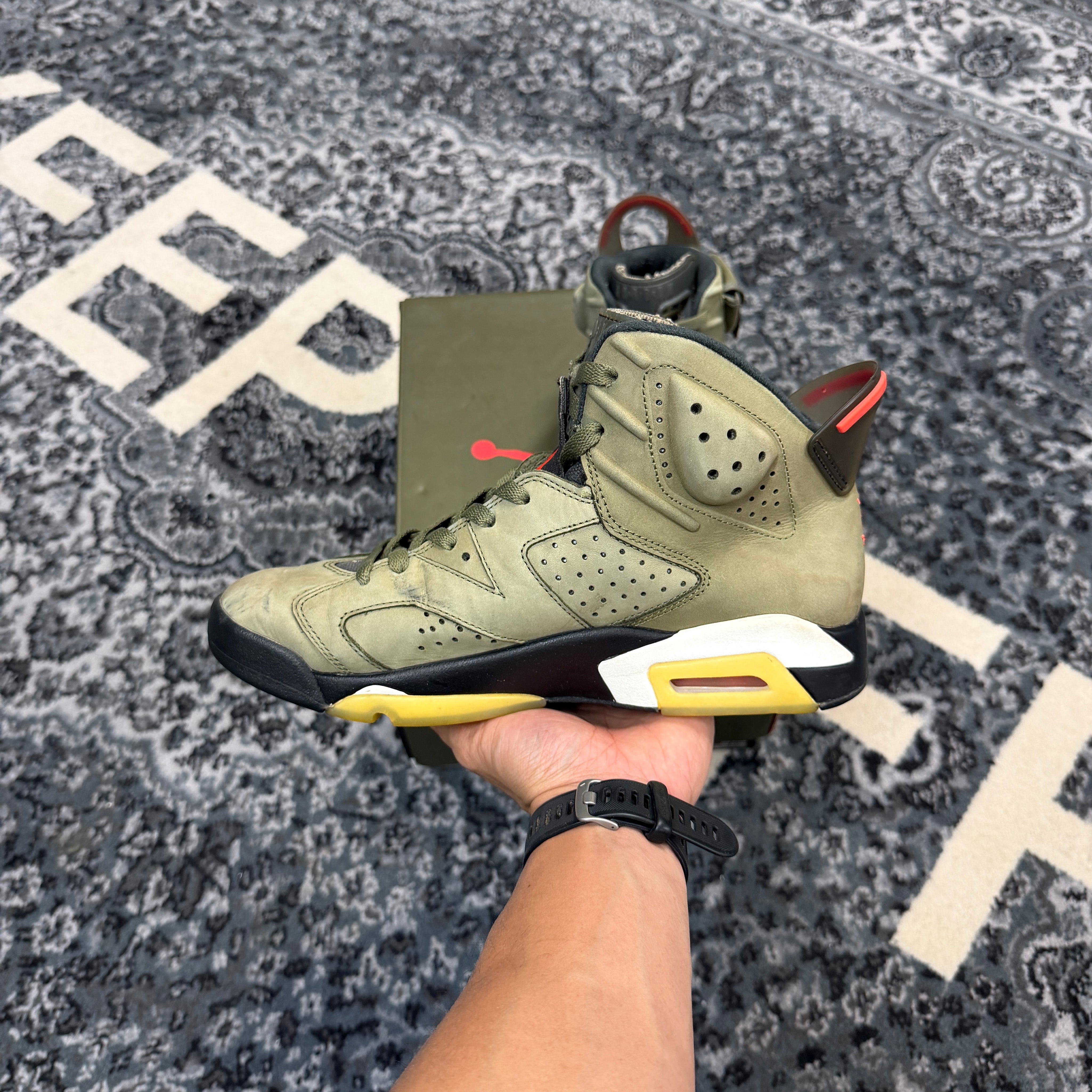 Jordan 6 Travis Scott Olive (Preowned)
