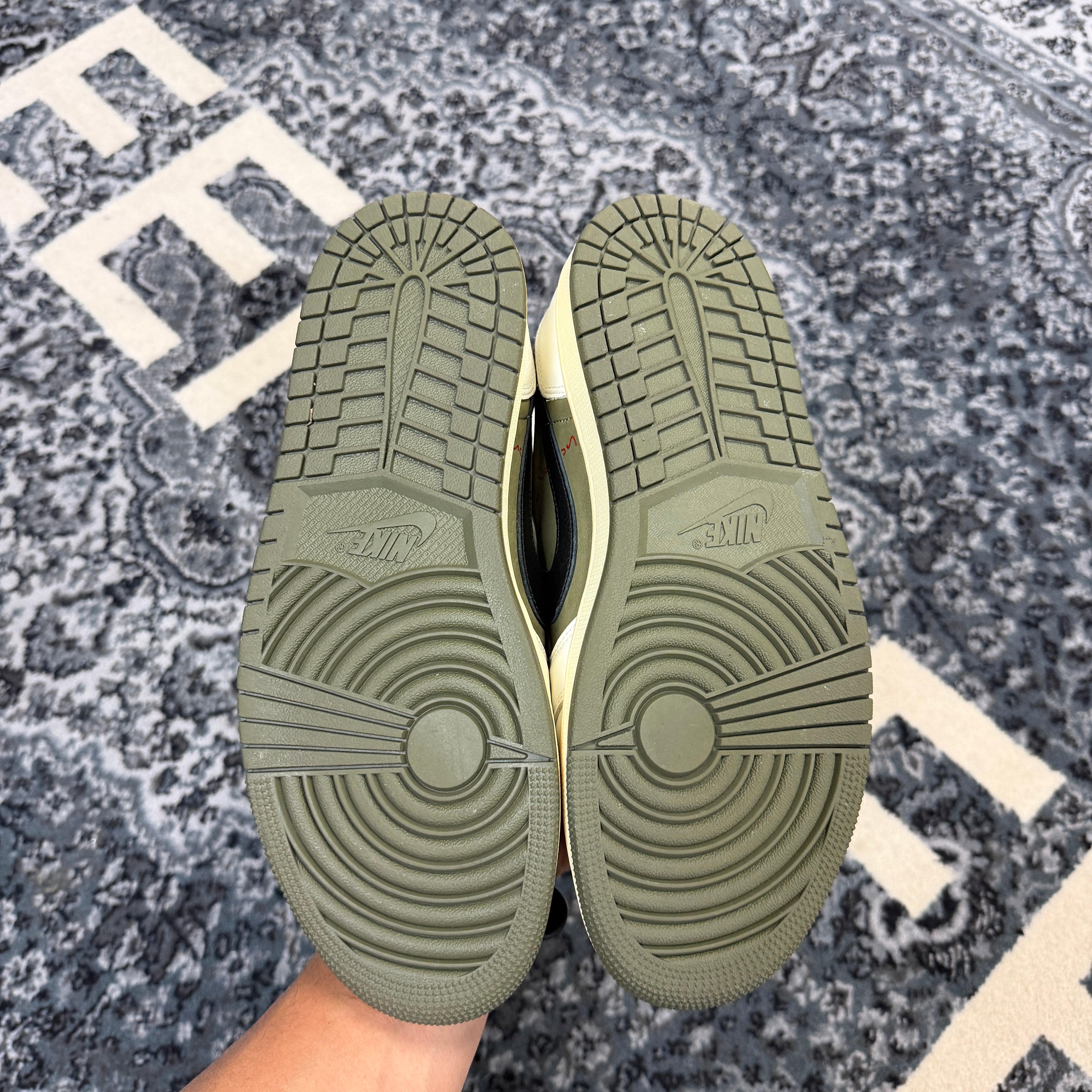Jordan 1 Retro Low OG SP Travis Scott Medium Olive (Preowned)