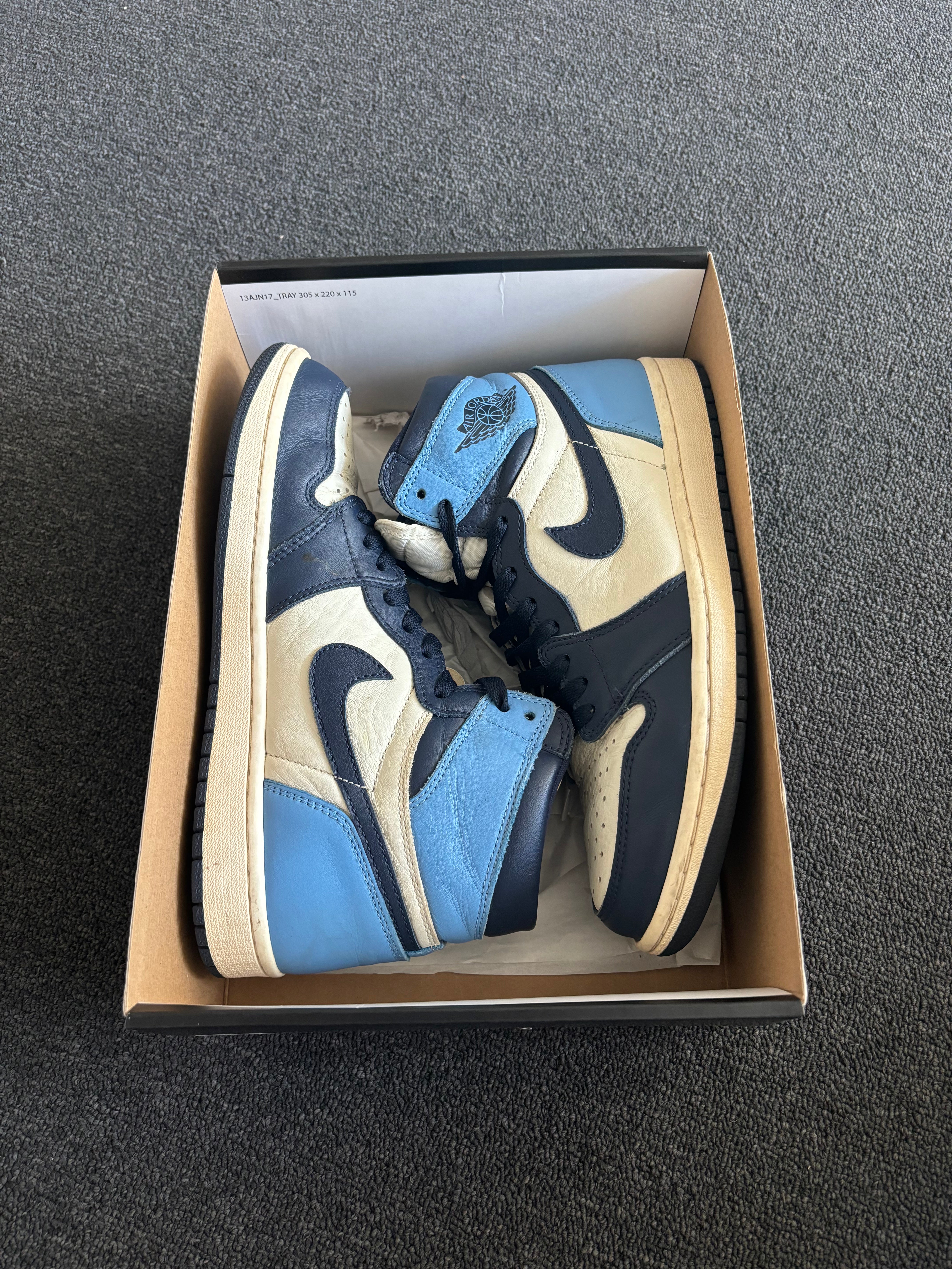 Jordan 1 Retro High Obsidian (PREOWNED)