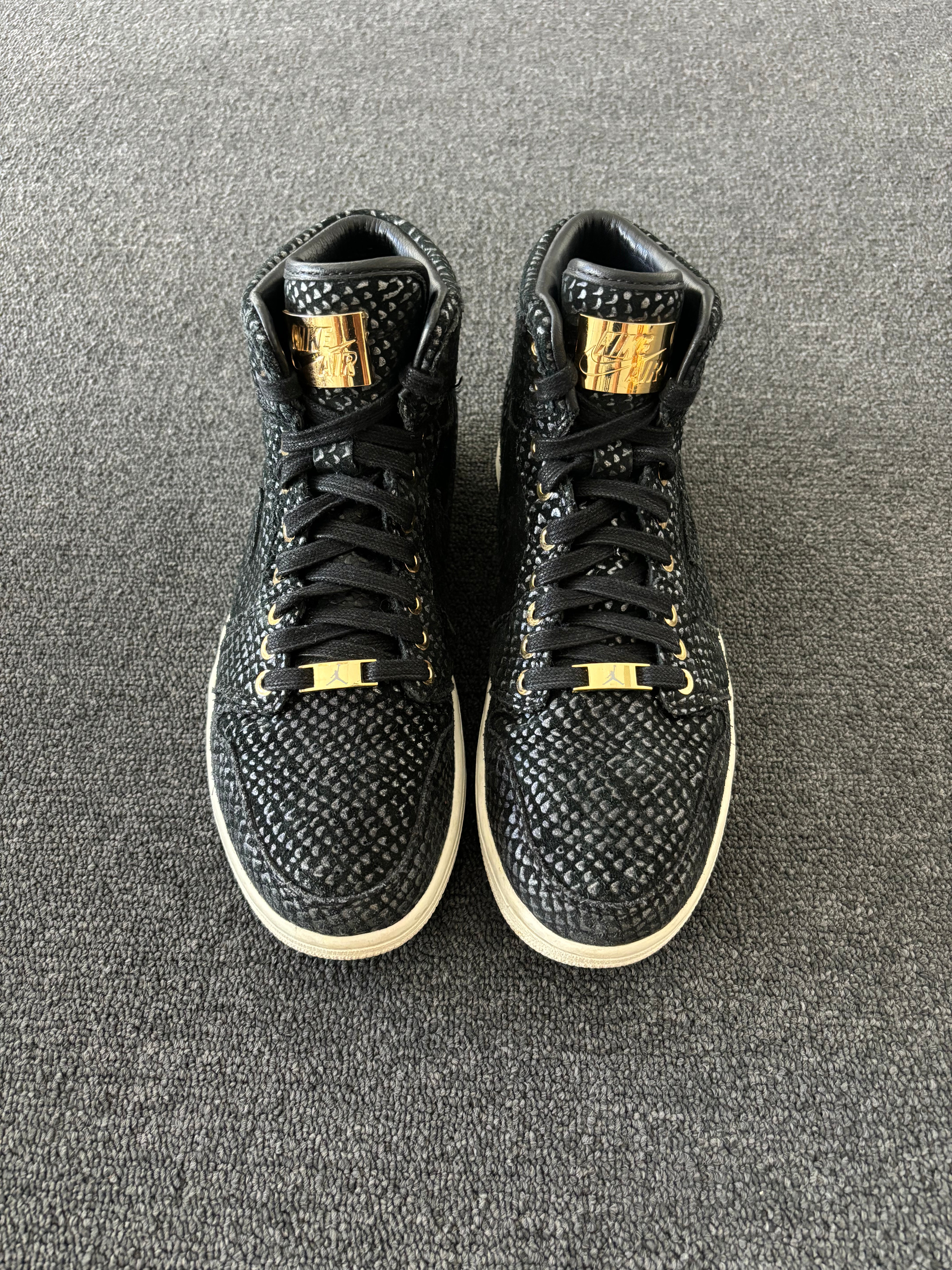 Jordan 1 Retro Pinnacle Black (PREOWNED)