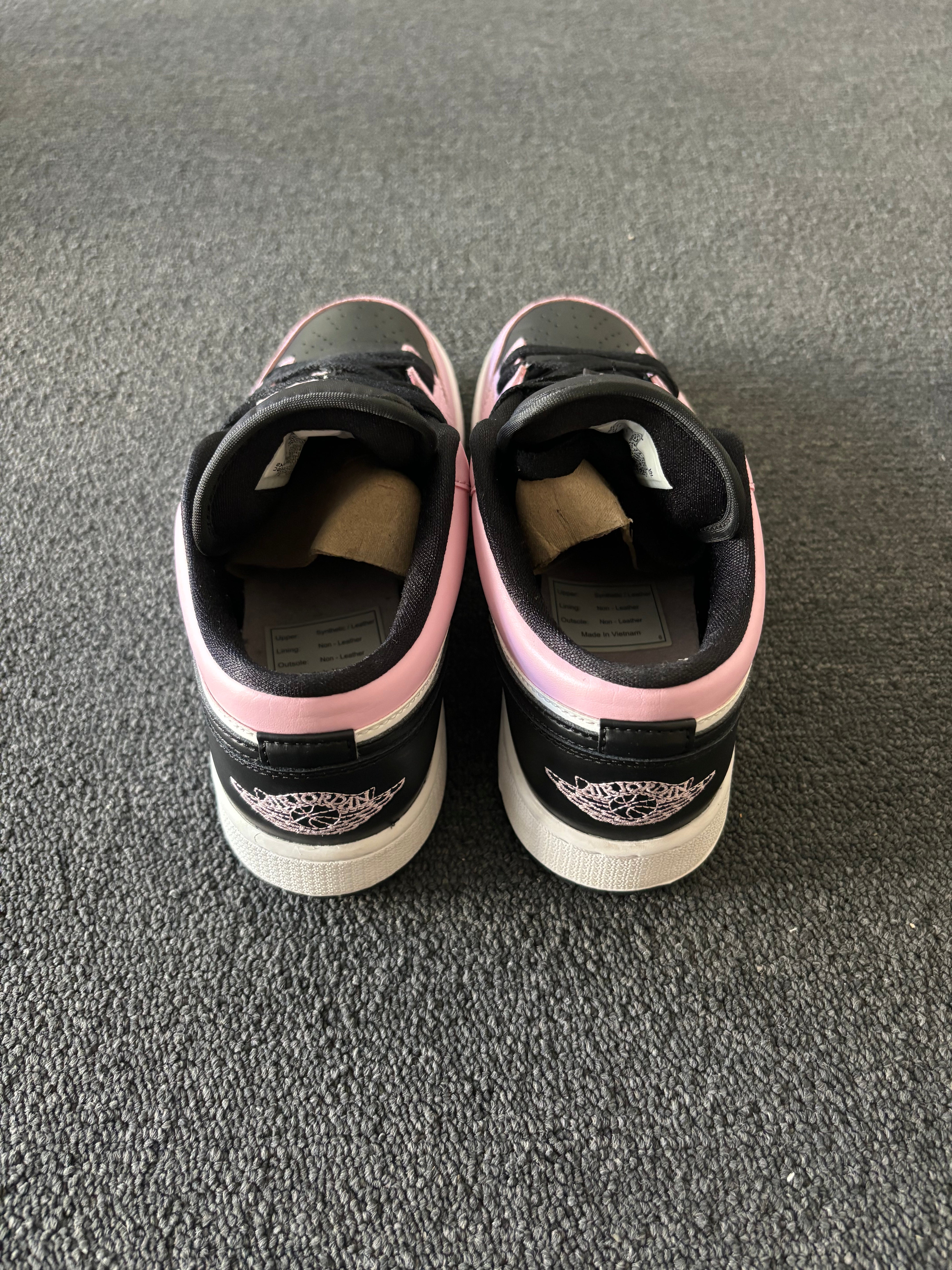 Jordan 1 Low Light Arctic Pink (GS) (PREOWNED)