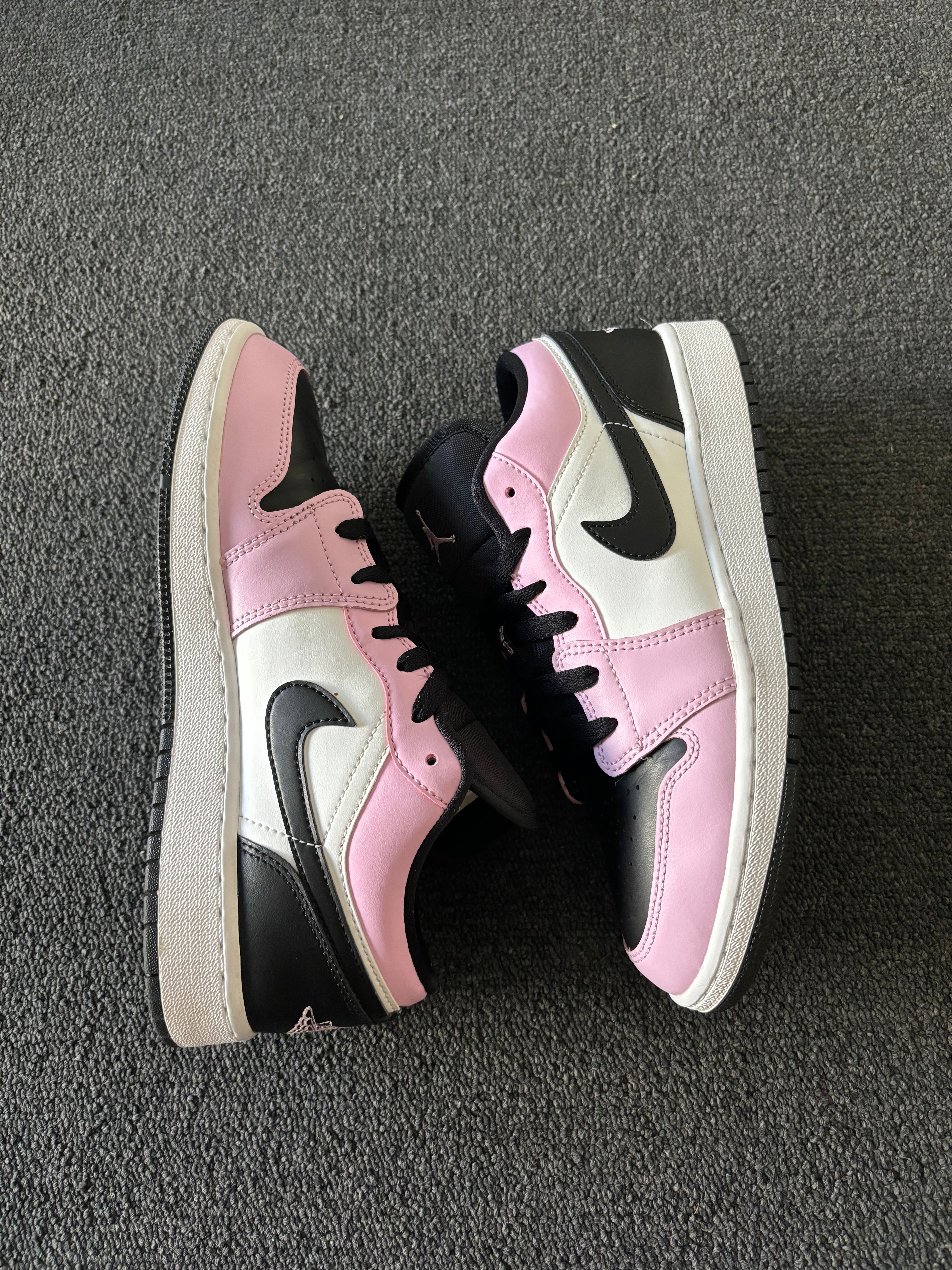 Jordan 1 Low Light Arctic Pink (GS) (PREOWNED)