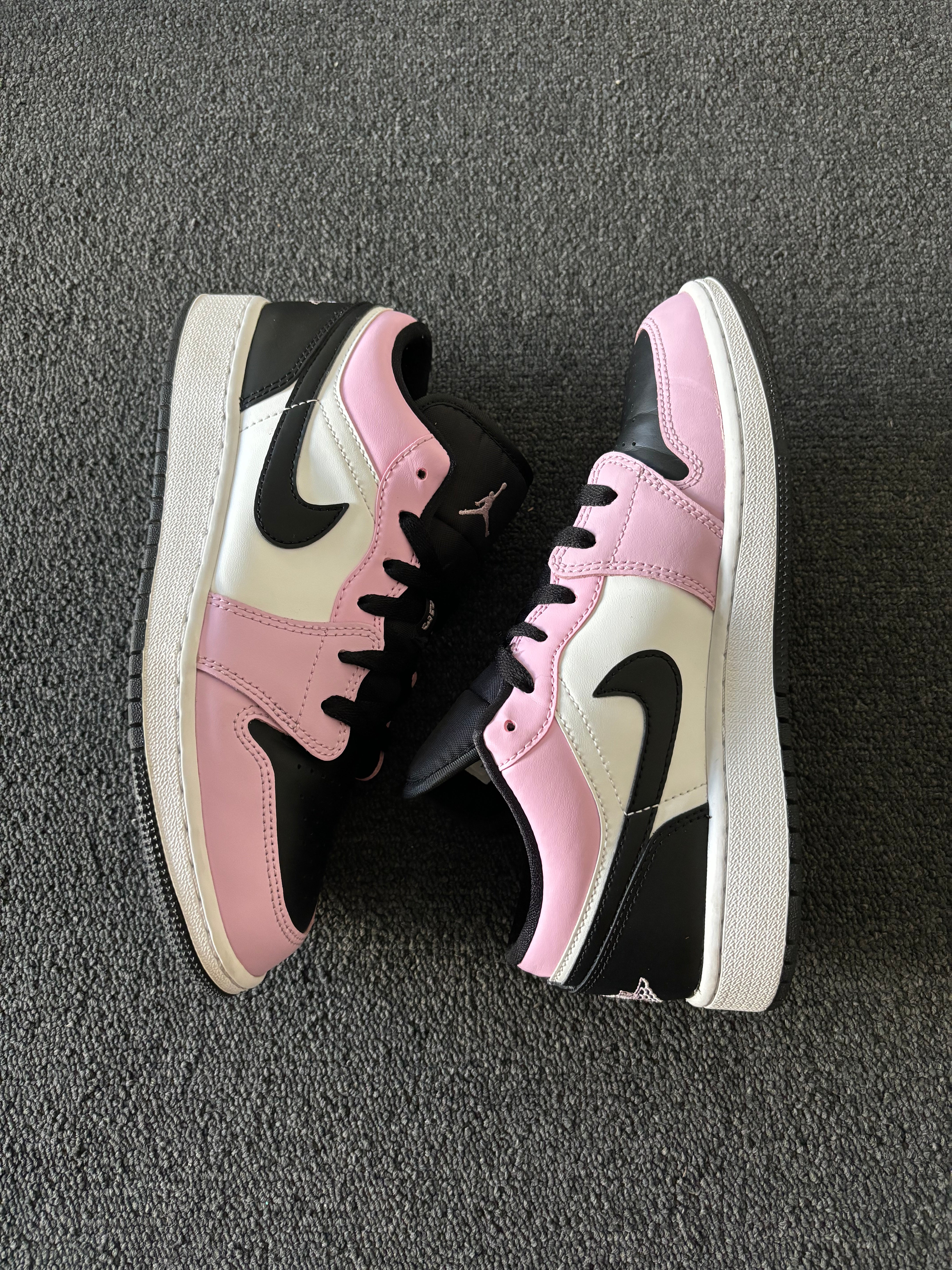 Jordan 1 Low Light Arctic Pink (GS) (PREOWNED)